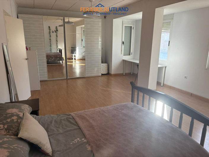 Image No.11-5 Bed Townhouse for sale