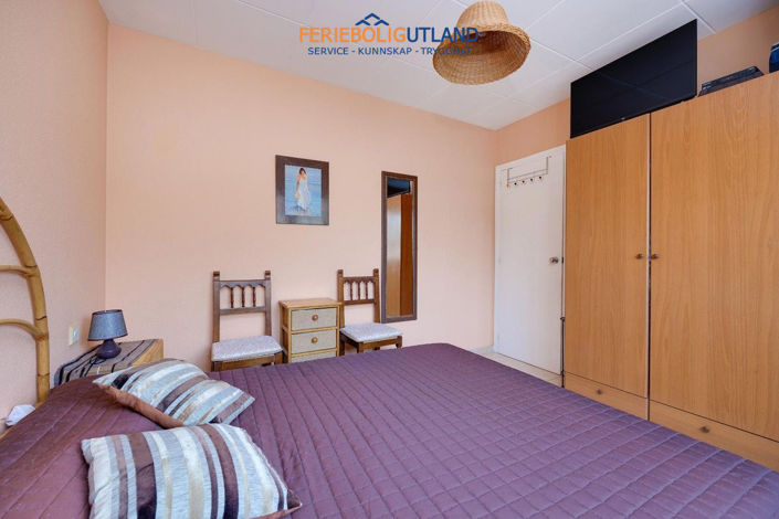 Image No.24-2 Bed Townhouse for sale