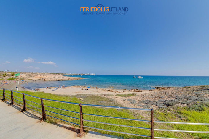 Image No.37-2 Bed Townhouse for sale