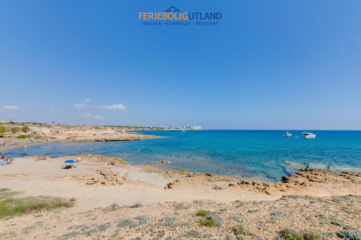 Image No.40-2 Bed Townhouse for sale