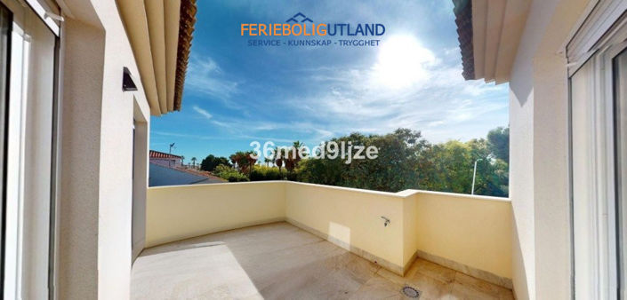 Image No.27-5 Bed Villa for sale