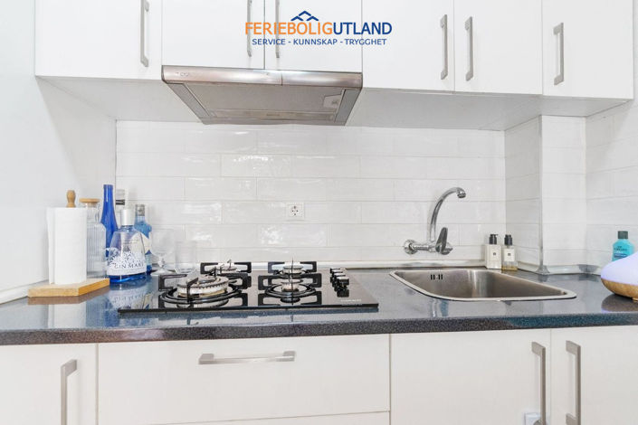 Image No.18-2 Bed Townhouse for sale