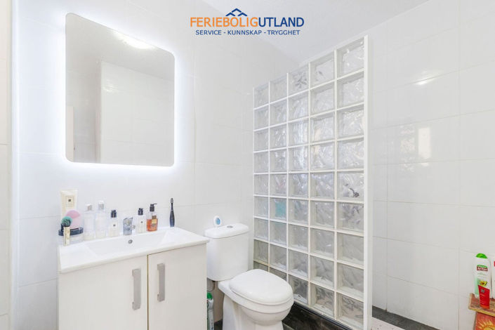 Image No.23-2 Bed Townhouse for sale