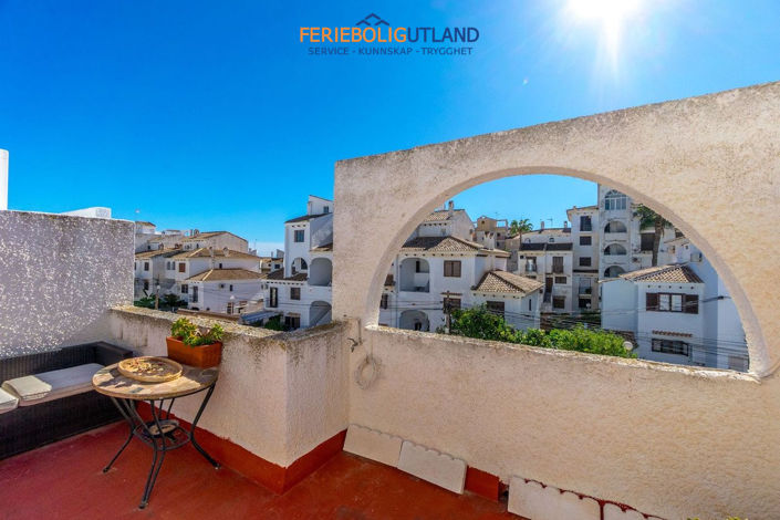 Image No.25-2 Bed Townhouse for sale