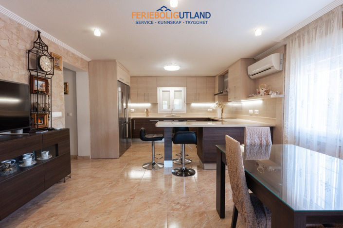 Image No.11-7 Bed Villa for sale