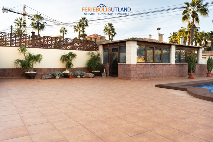 Image No.5-7 Bed Villa for sale