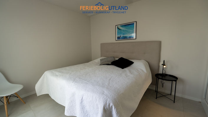 Image No.22-4 Bed Townhouse for sale