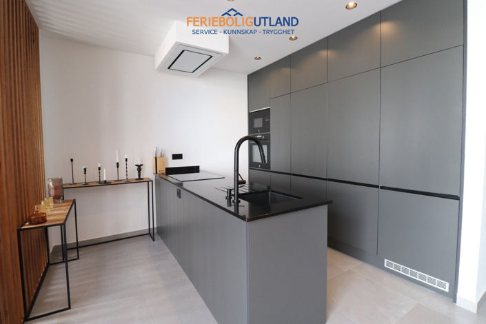 Image No.12-3 Bed Townhouse for sale