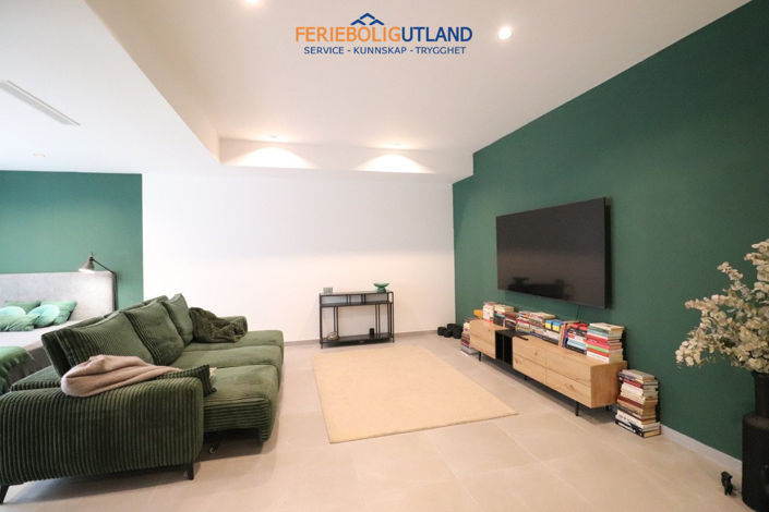 Image No.18-3 Bed Townhouse for sale