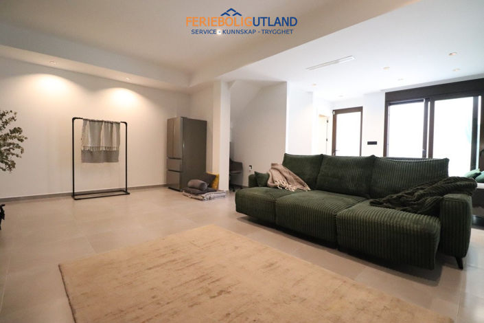 Image No.20-3 Bed Townhouse for sale