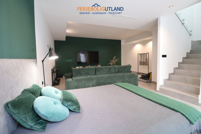 Image No.21-3 Bed Townhouse for sale