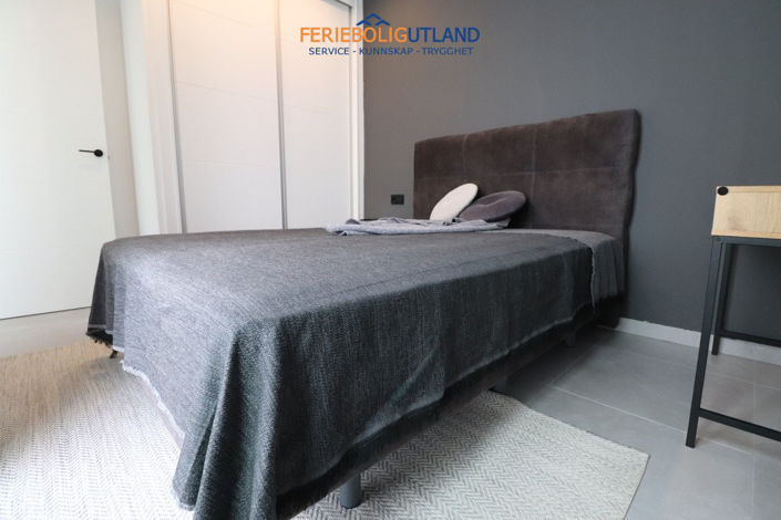 Image No.26-3 Bed Townhouse for sale