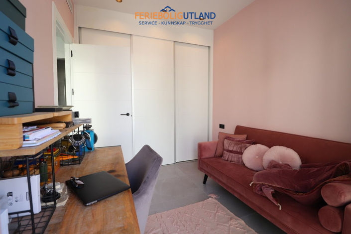 Image No.31-3 Bed Townhouse for sale