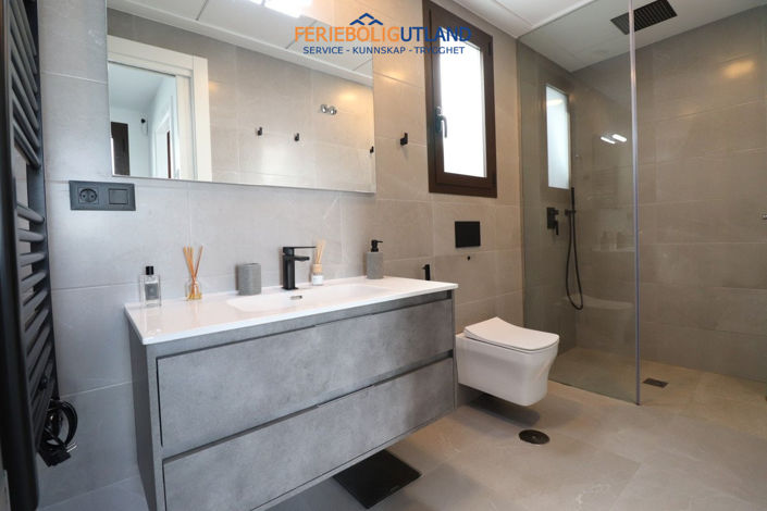 Image No.34-3 Bed Townhouse for sale