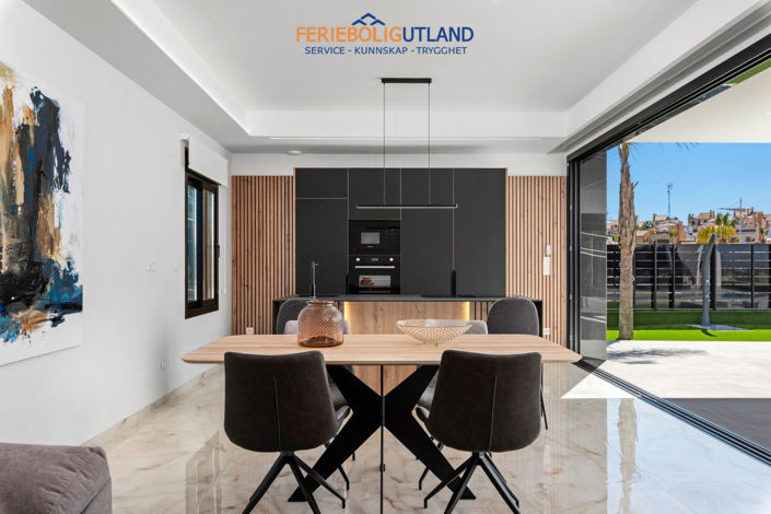 Image No.4-Villa de 3 chambres à vendre à Alicante