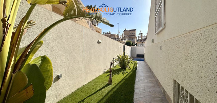 Image No.28-3 Bed Villa for sale