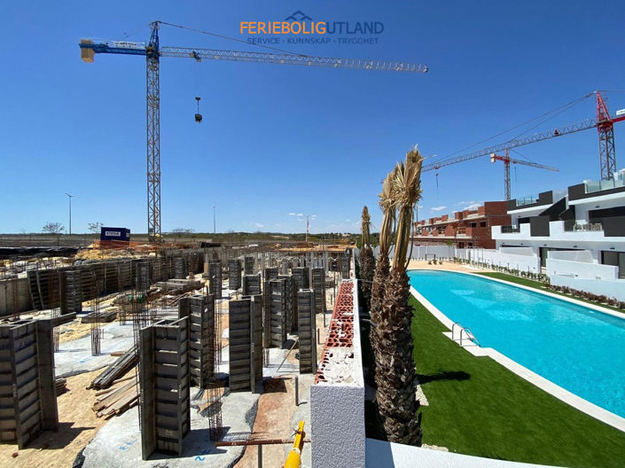 Image No.20-2 Bed Townhouse for sale