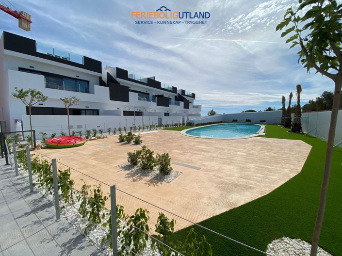 Image No.27-2 Bed Townhouse for sale