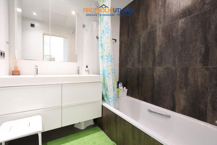 Image No.13-2 Bed Bungalow for sale