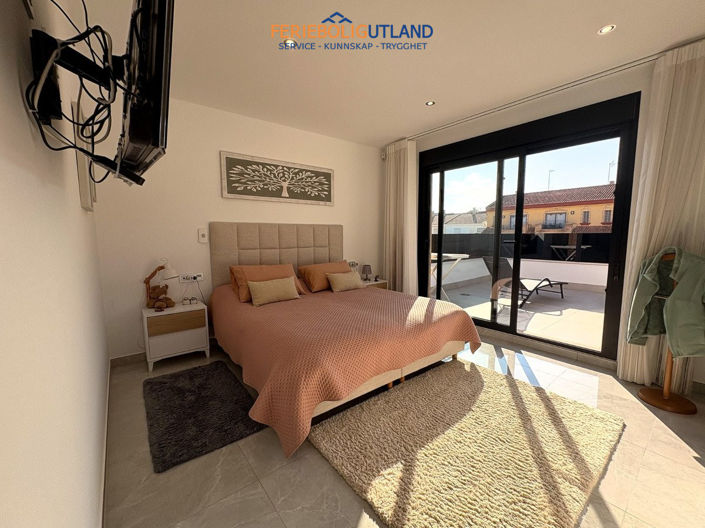 Image No.19-3 Bed Villa for sale