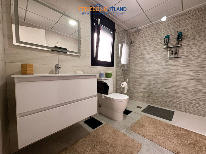 Image No.24-3 Bed Villa for sale