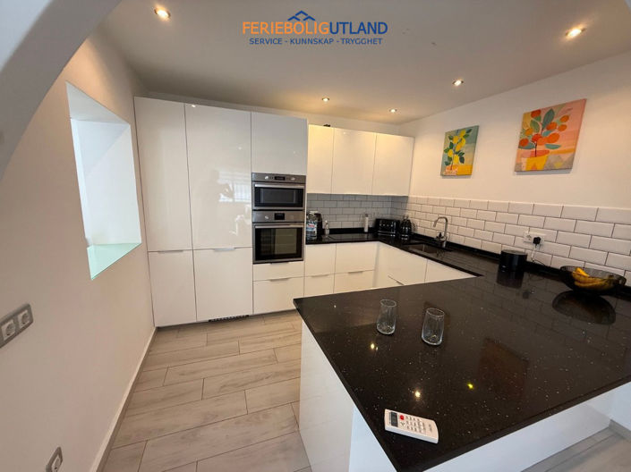 Image No.8-2 Bed Villa for sale