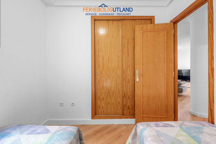 Image No.12-3 Bed Apartment for sale