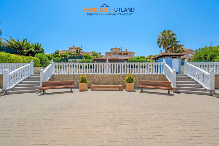 Image No.12-Villa de 4 chambres à vendre à Alicante