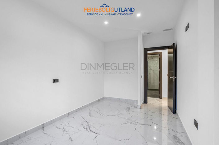 Image No.21-Villa de 4 chambres à vendre à Cabo Roig