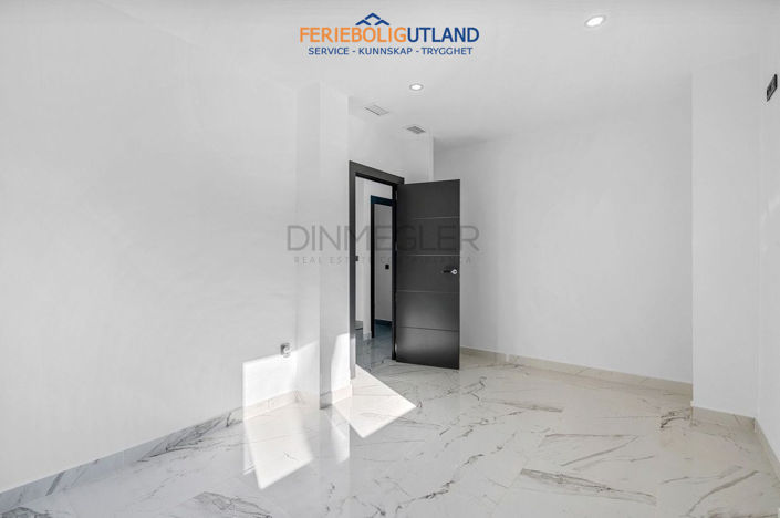 Image No.23-Villa de 4 chambres à vendre à Cabo Roig