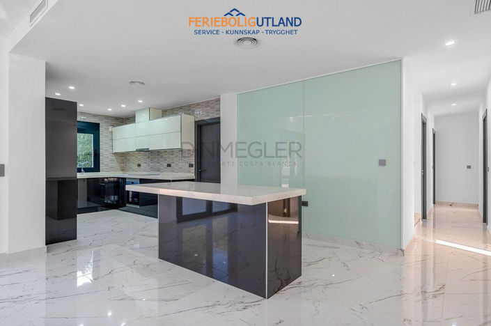 Image No.25-Villa de 4 chambres à vendre à Cabo Roig