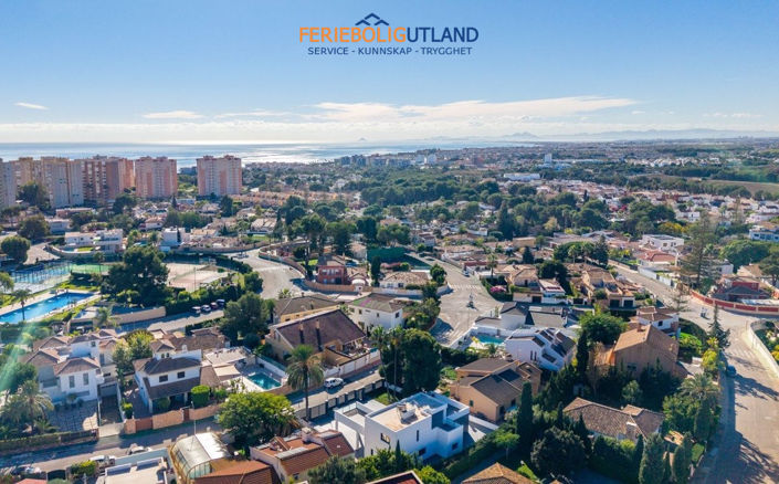 Image No.37-Villa de 4 chambres à vendre à Cabo Roig