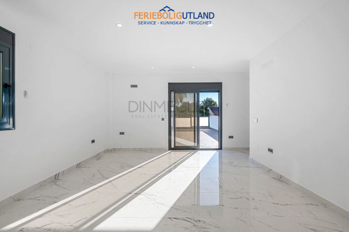 Image No.9-Villa de 4 chambres à vendre à Cabo Roig