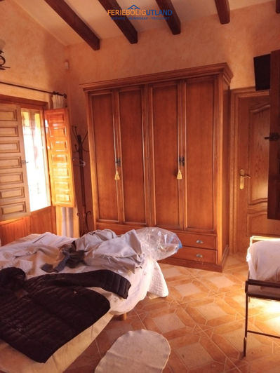 Image No.12-5 Bed Villa for sale