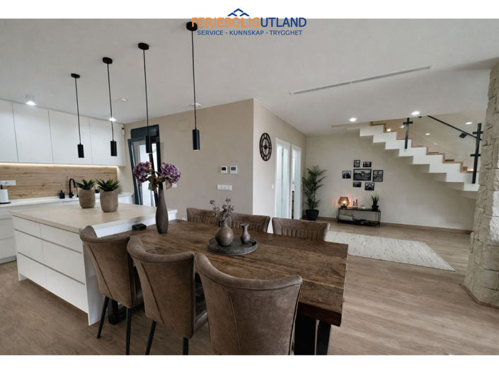 Image No.11-3 Bed Townhouse for sale