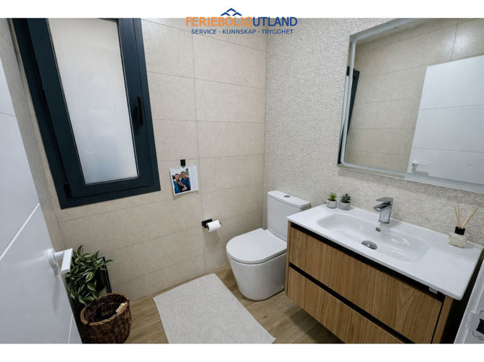 Image No.13-3 Bed Townhouse for sale