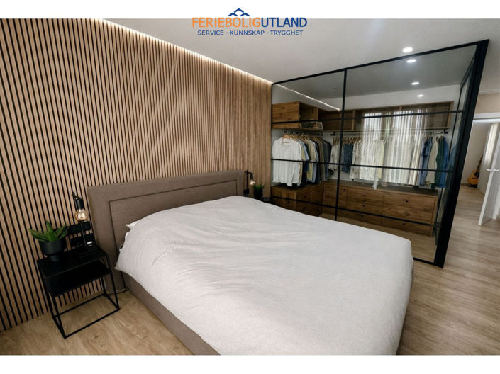 Image No.15-3 Bed Townhouse for sale