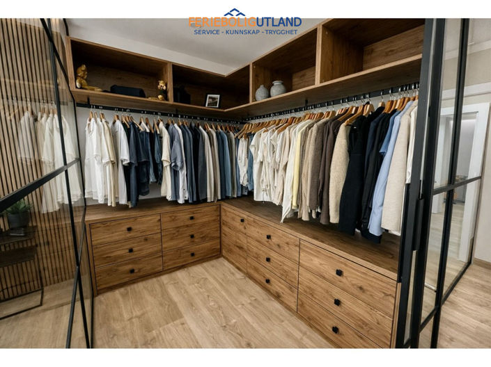 Image No.18-3 Bed Townhouse for sale