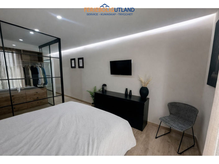 Image No.19-3 Bed Townhouse for sale