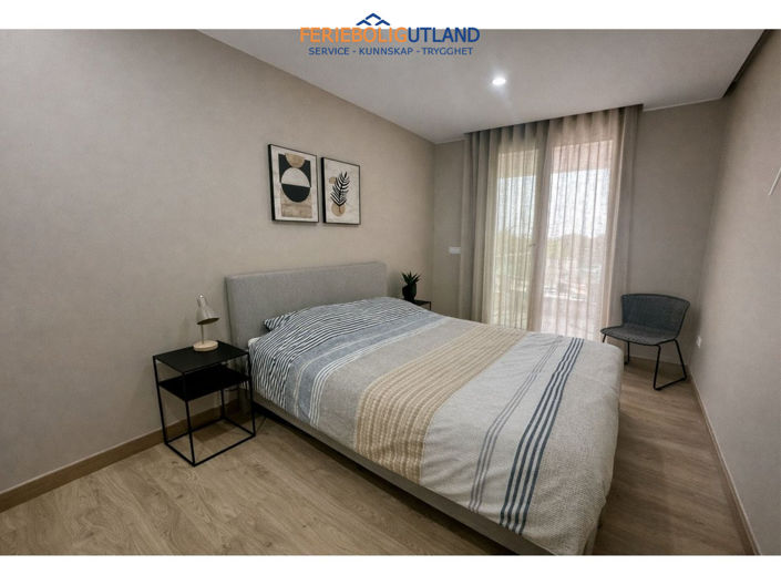 Image No.25-3 Bed Townhouse for sale