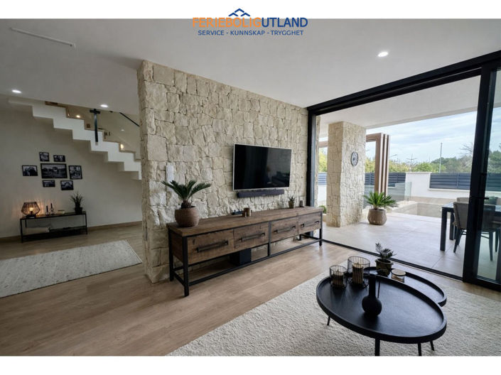 Image No.8-3 Bed Townhouse for sale