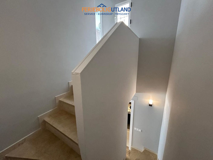 Image No.21-3 Bed Townhouse for sale