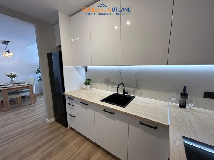 Image No.27-3 Bed Townhouse for sale