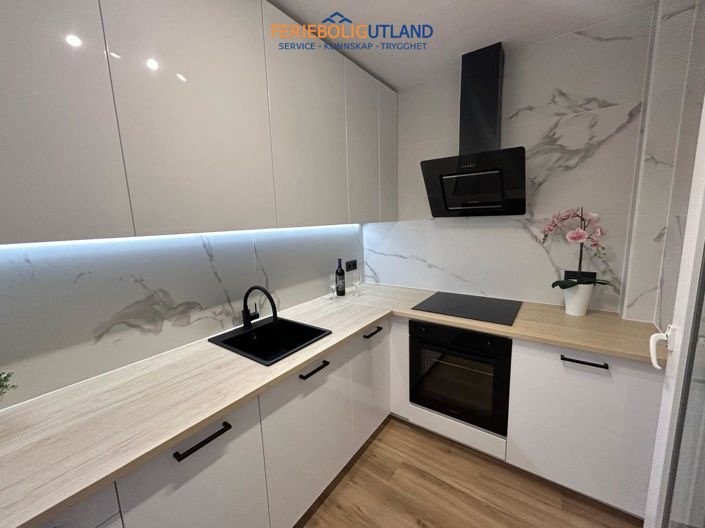 Image No.28-3 Bed Townhouse for sale