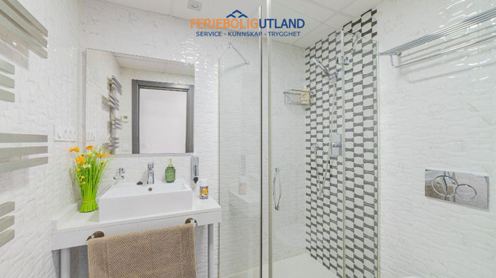 Image No.28-2 Bed Apartment for sale