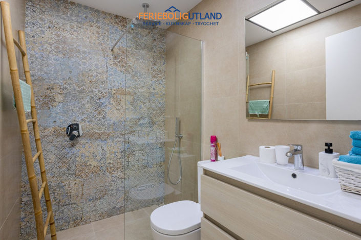 Image No.10-3 Bed Villa for sale