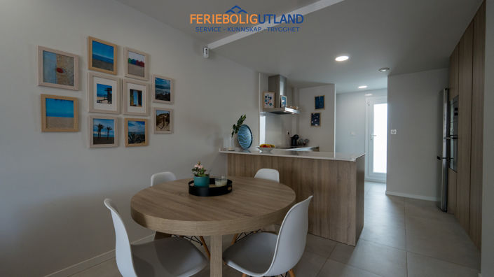 Image No.15-4 Bed Townhouse for sale