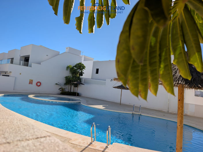 Image No.2-4 Bed Townhouse for sale