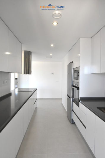 Image No.10-3 Bed Apartment for sale