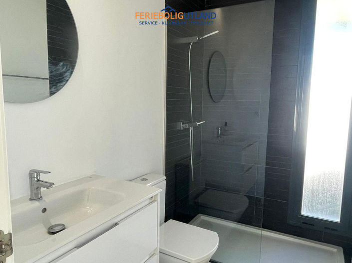 Image No.12-3 Bed Villa for sale